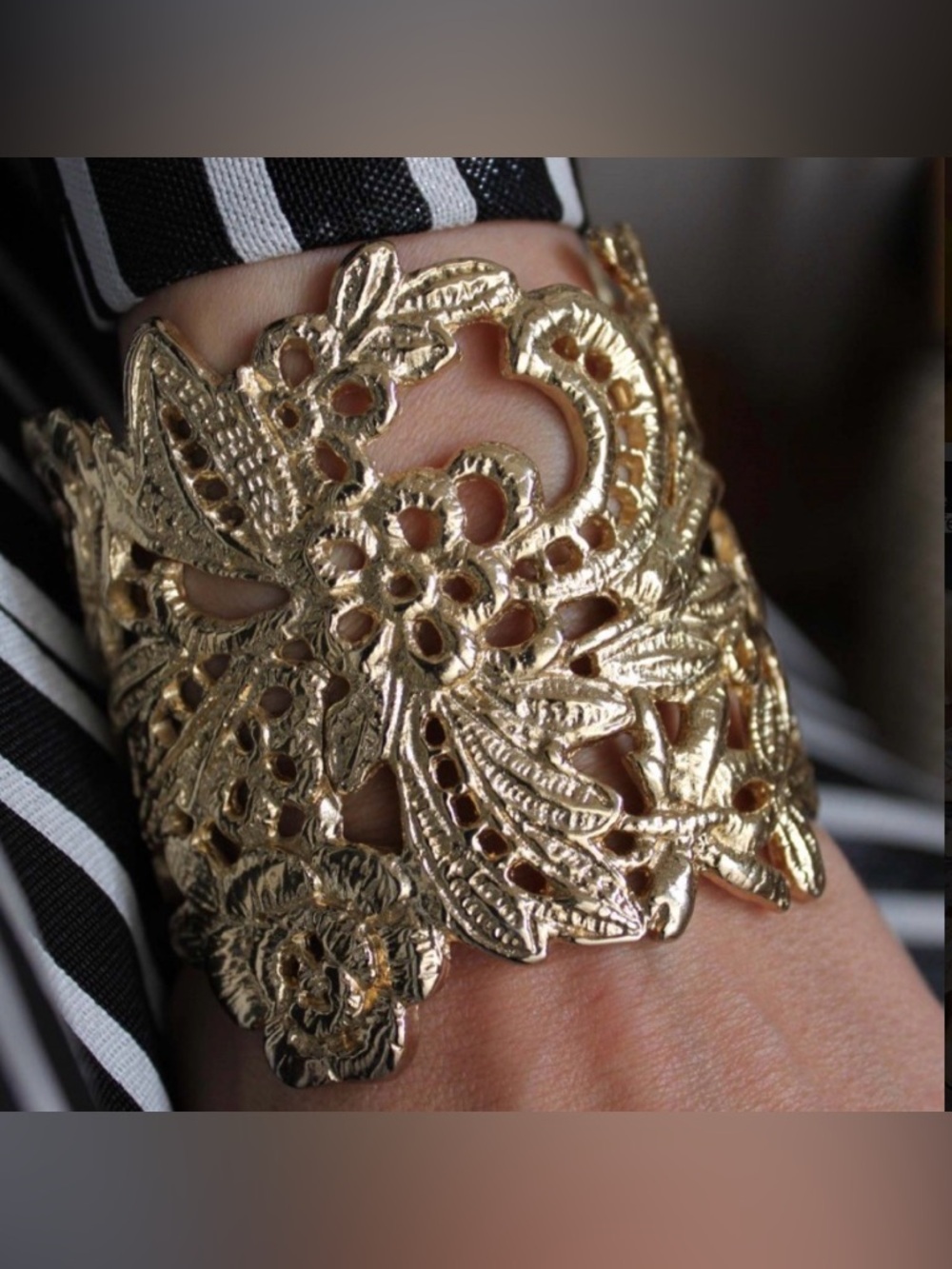Bonnie Star Gold Lace Cuff